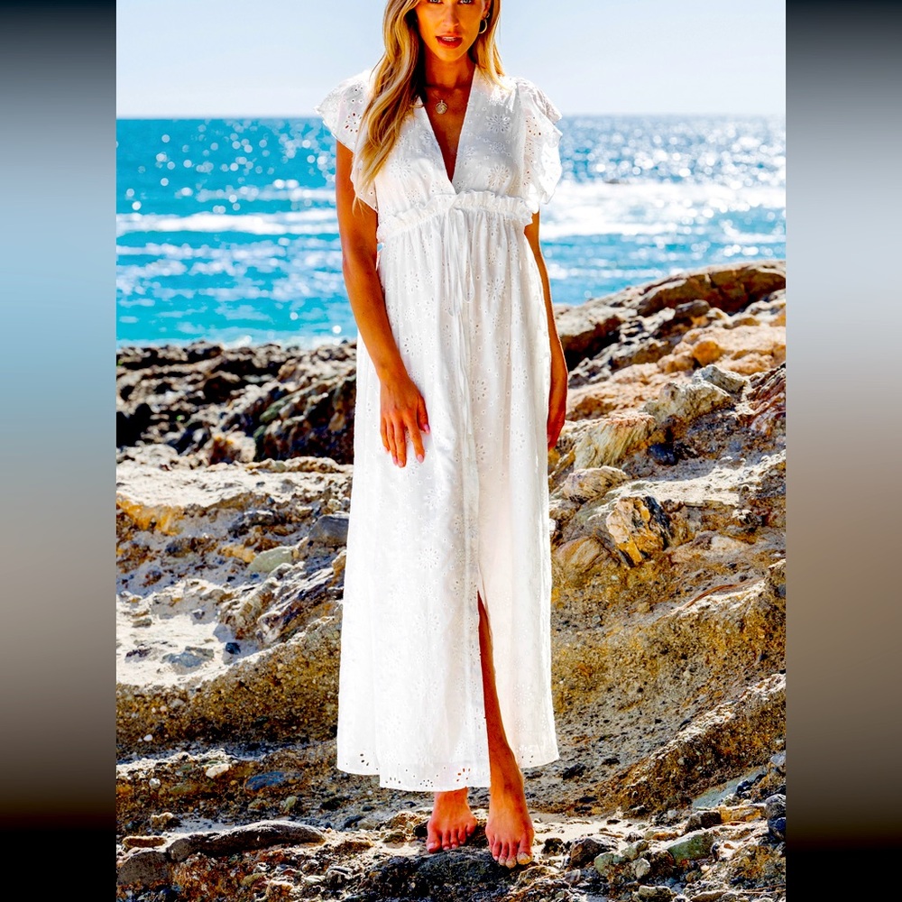 NWT White Eyelet Maxi.  SZ. Medium. Gorgeous detailing - lightweight for summer